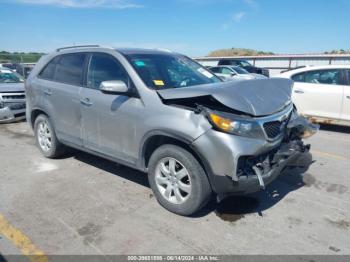  Salvage Kia Sorento