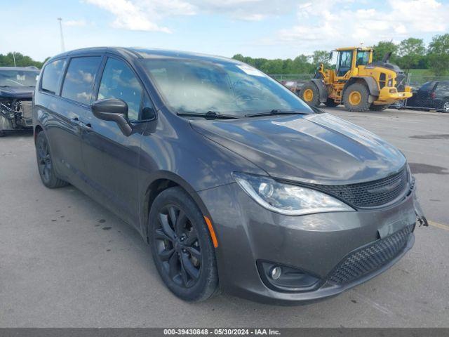  Salvage Chrysler Pacifica