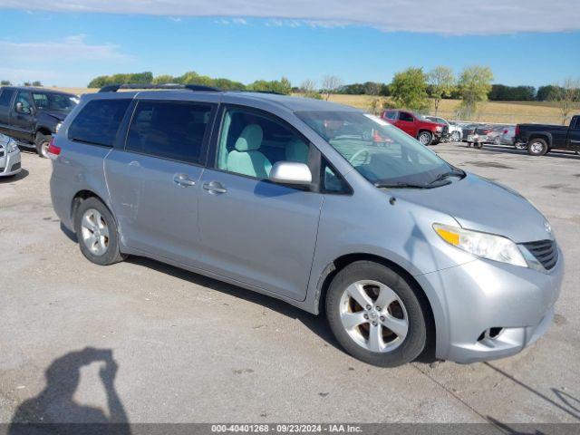  Salvage Toyota Sienna