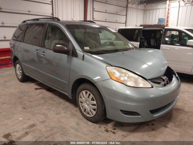  Salvage Toyota Sienna