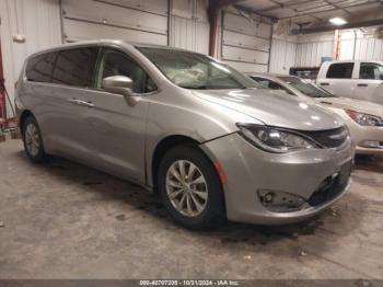  Salvage Chrysler Pacifica