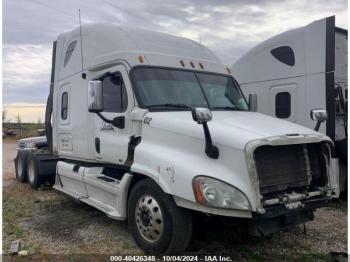  Salvage Freightliner Cascadia 125