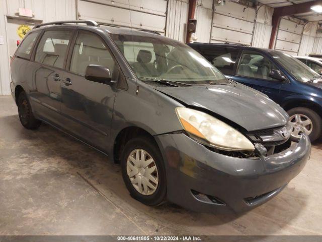  Salvage Toyota Sienna