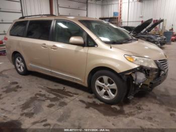  Salvage Toyota Sienna