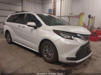  Salvage Toyota Sienna