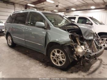  Salvage Toyota Sienna