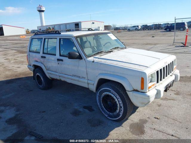  Salvage Jeep Cherokee