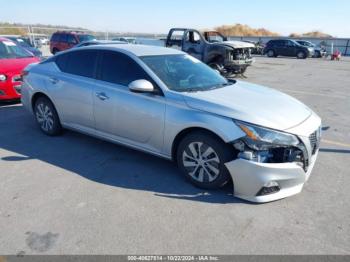  Salvage Nissan Altima