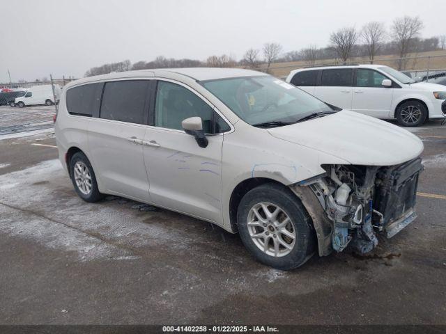  Salvage Chrysler Pacifica