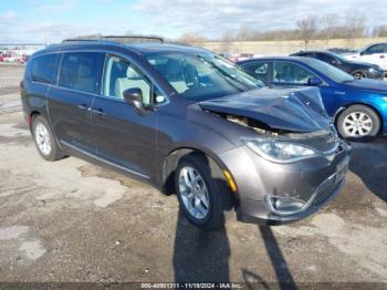  Salvage Chrysler Pacifica