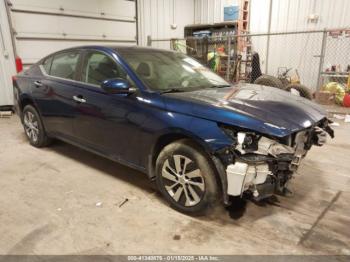  Salvage Nissan Altima