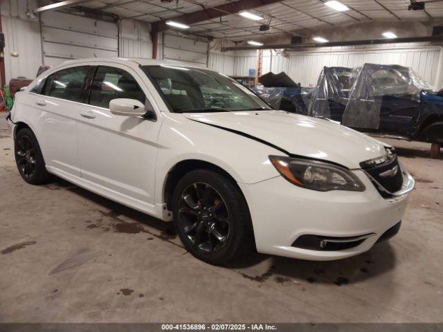  Salvage Chrysler 200