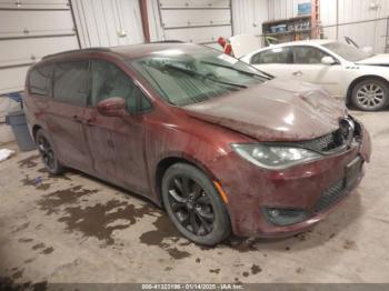  Salvage Chrysler Pacifica