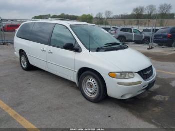  Salvage Chrysler Town & Country