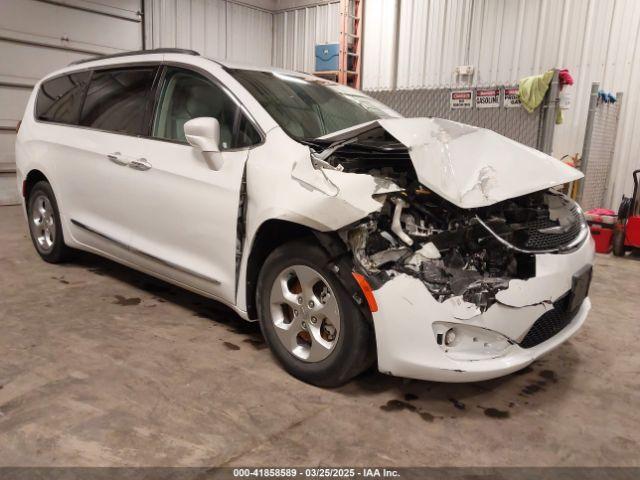  Salvage Chrysler Pacifica