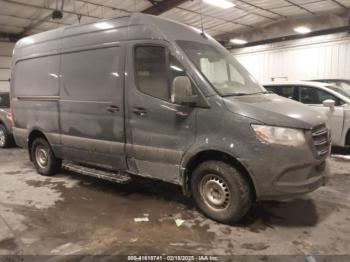  Salvage Mercedes-Benz Sprinter 2500