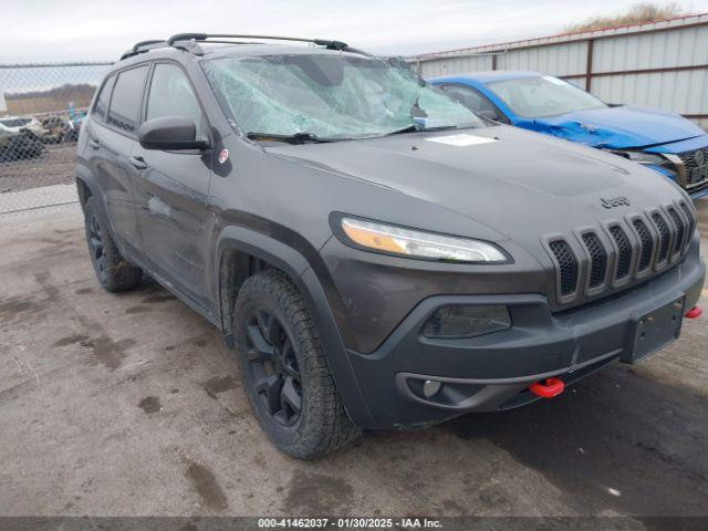  Salvage Jeep Cherokee