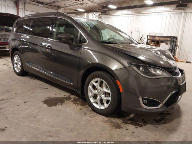  Salvage Chrysler Pacifica