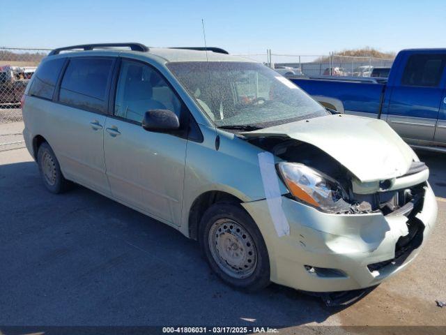  Salvage Toyota Sienna