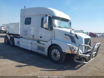  Salvage Volvo Vn