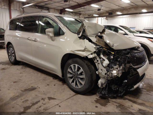  Salvage Chrysler Pacifica