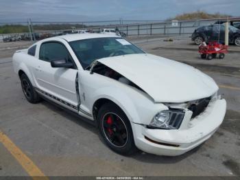  Salvage Ford Mustang
