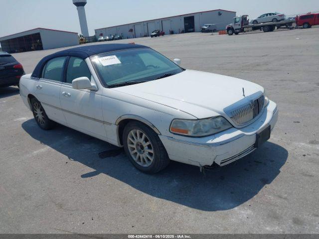  Salvage Lincoln Towncar