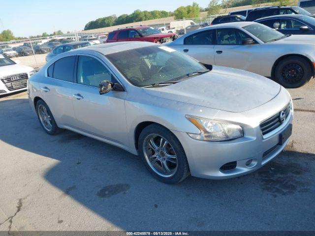  Salvage Nissan Maxima