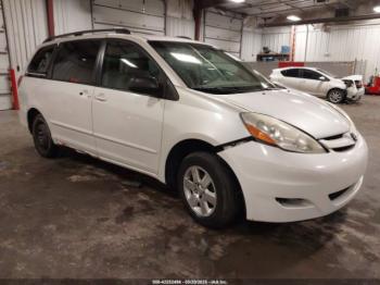  Salvage Toyota Sienna