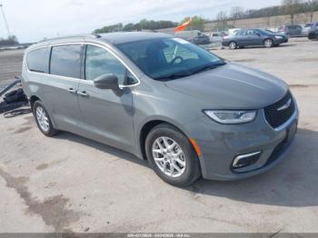  Salvage Chrysler Pacifica