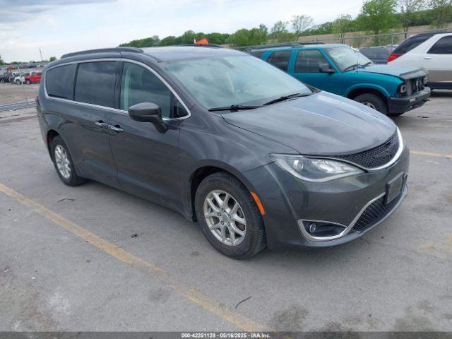  Salvage Chrysler Pacifica
