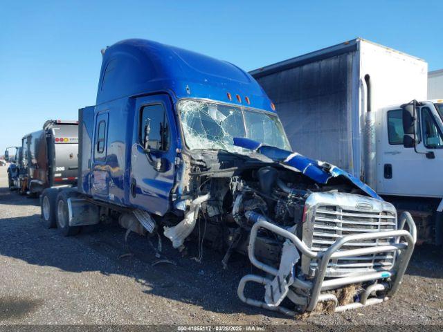  Salvage Freightliner Cascadia 125