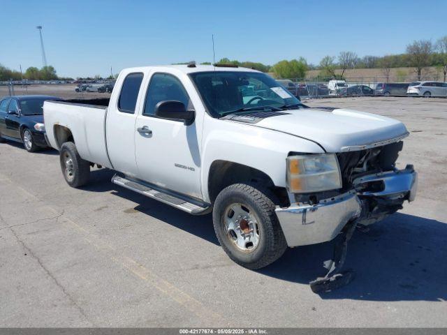  Salvage Chevrolet Silverado 2500