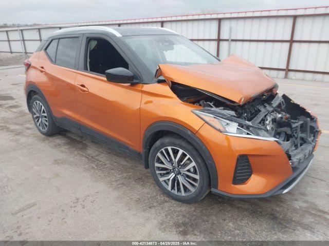  Salvage Nissan Kicks