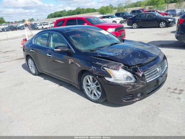  Salvage Nissan Maxima