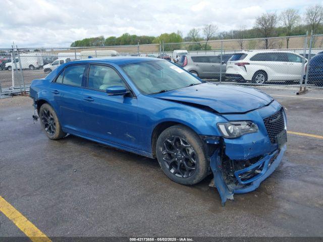  Salvage Chrysler 300