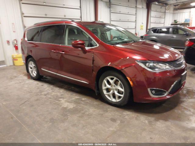  Salvage Chrysler Pacifica