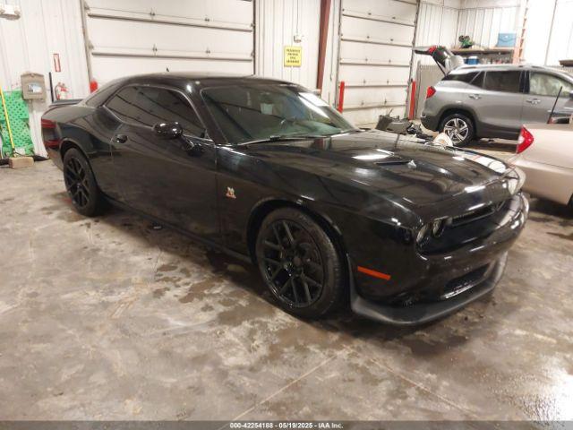  Salvage Dodge Challenger