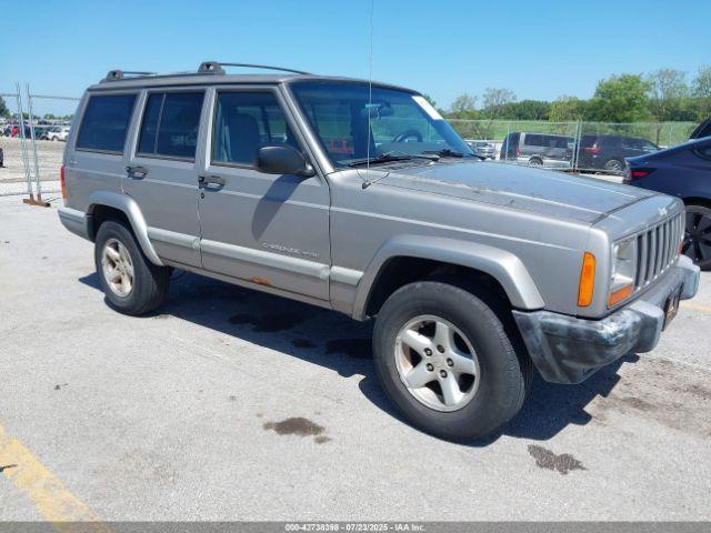  Salvage Jeep Cherokee