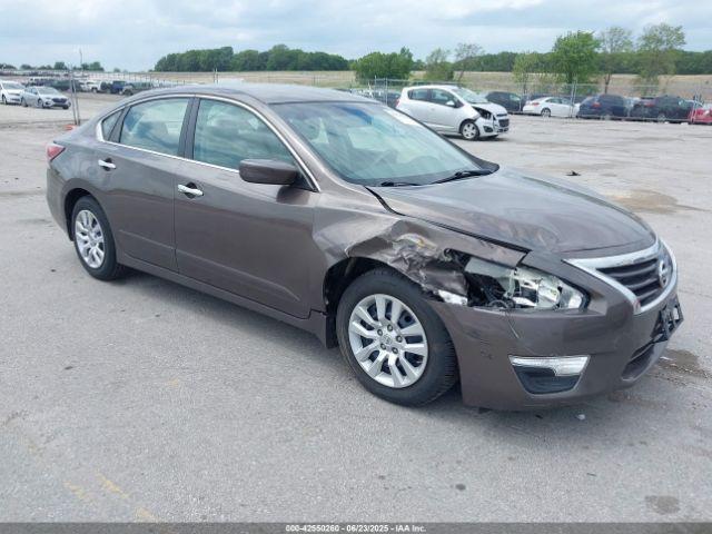 Salvage Nissan Altima