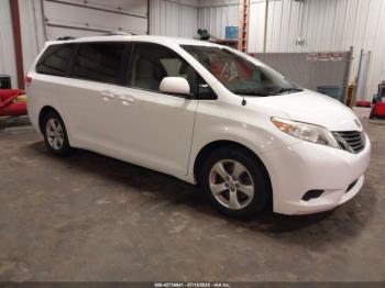  Salvage Toyota Sienna