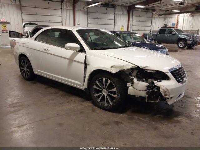  Salvage Chrysler 200