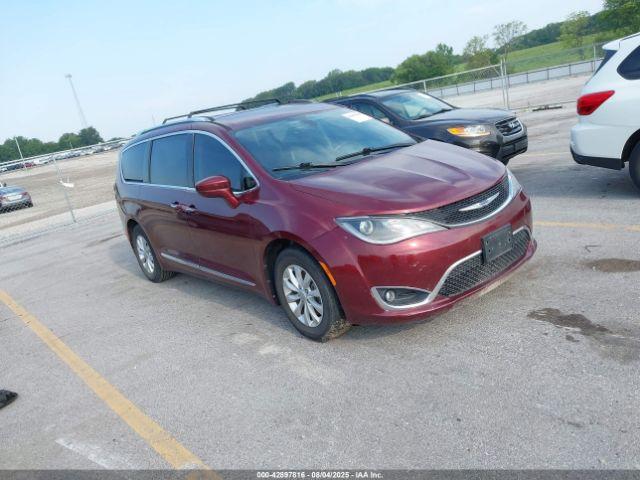  Salvage Chrysler Pacifica