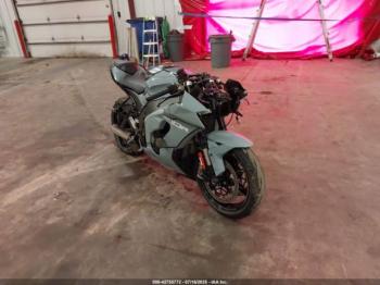  Salvage Kawasaki Zx1002