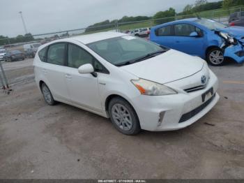  Salvage Toyota Prius v