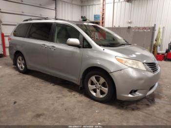  Salvage Toyota Sienna