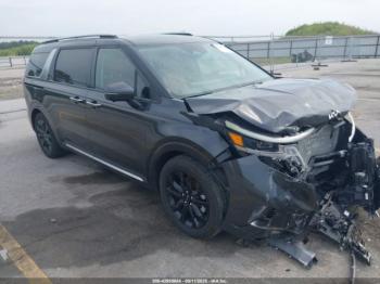  Salvage Kia Carnival