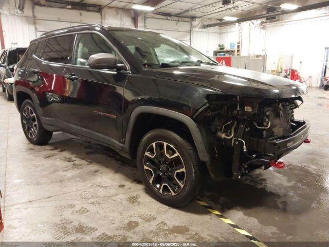  Salvage Jeep Compass