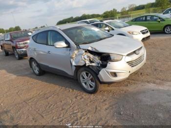  Salvage Hyundai TUCSON