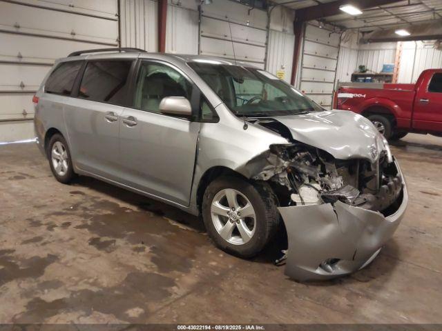  Salvage Toyota Sienna